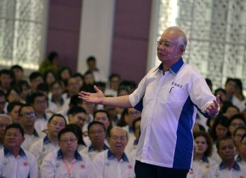 Najib Says Malaysia Reserves at $100 Billion