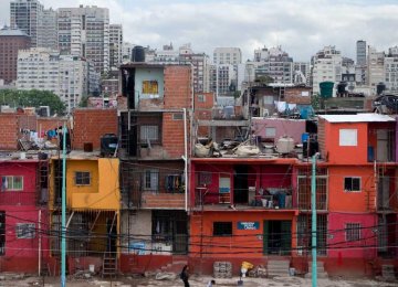 Poverty-Hit Argentina Struggling for Economic Recovery