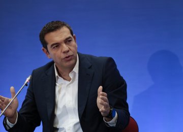 Tsipras Promises More Jobs, Less Taxes