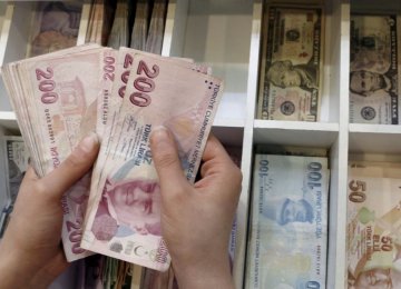 Turkey Set to Raise Rates to Balance Lira