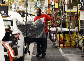 US Industrial Output Picks Up