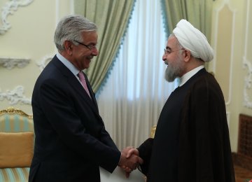 President Hassan Rouhani and Pakistan Foreign Minister Khawaja Mohammad Asif  in Tehran on Sept. 11.