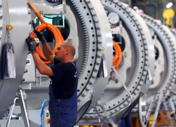 Germany Reports Record Surplus, GDP Growth