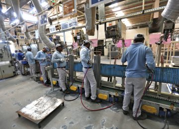 India’s March PMI Growth Slips to Five-Month Low