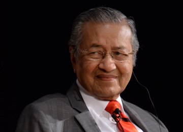 Mahathir Aims to Restore Nation’s Wealth 