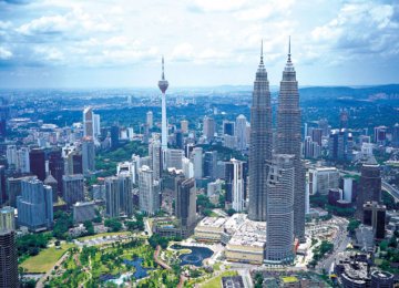 Malaysia GDP Beats Forecasts