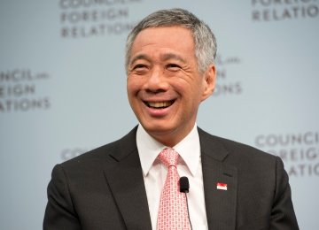 Singapore PM Says Economy Needs Restructuring 