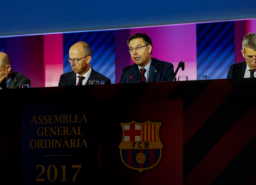 Bartomeu (2nd R) at the General Assembly of Barcelona FC