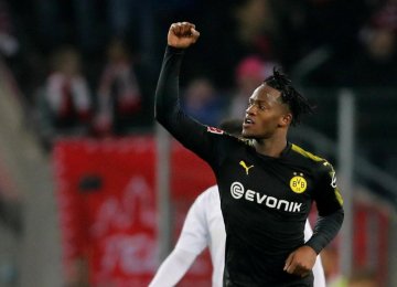 Batshuayi Scores Brace on Debut for Dortmund