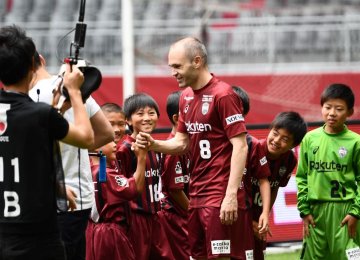 Wearing the number eight shirt, Iniesta attended a welcome ceremony at the J1 League club’s home stadium in the city of Kobe.