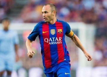 Iniesta in Lifetime Deal With FC Barca