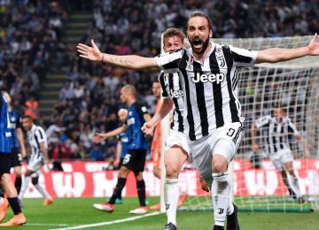 Juventus Stuns Inter With Late Victory