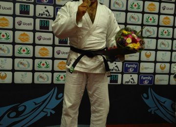 Blind Judoka Wins Gold in Uzbek Event