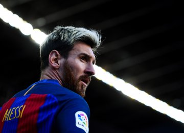 Messi Sets Conditional No-Fee Barcelona Exit