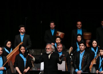 Conductor Esmaeil Tehrani and members  of City Orchestra performed in Tehran, March 4.