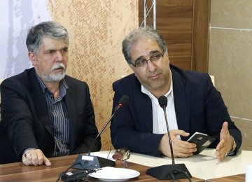 Seyed Abbas Salehi (L) and Amir Masoud Shahramnia 