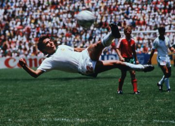 Manuel Negrete’s scissor volley against Bulgaria in 1986