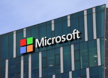 Microsoft Soars Past $800b in Value