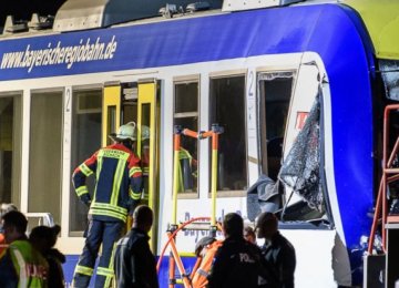 2 Dead in German Train Crash 