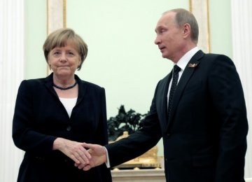 Merkel to Renew Dialogue With Russia Over Ukraine