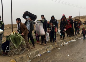 Civilians fleeing Mosul