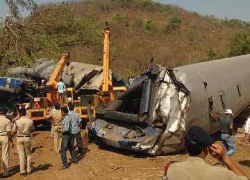 32 Dead in India Train Derailment 