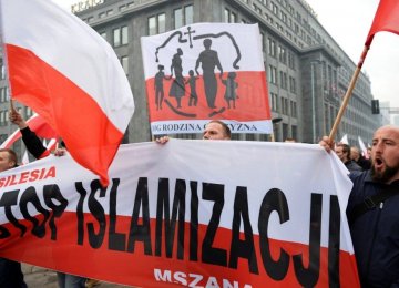 Demonstrators chant “God, Honor, Homeland” and “Stop Islamization” in a xenophobic rally in Poland  in Nov. 2015. (File Photo) 