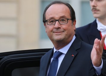 Hollande Settles Old Scores With Macron in Tell-All Book