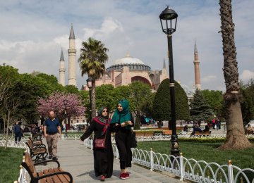 Turkey Tourism Up 16%