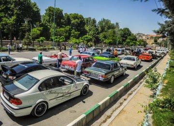 Vintage Car Rally Marks World Tourism Day
