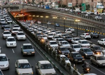 Tehran Traffic Snares Return With Early School Reopening 