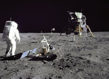 Nasa to Land Astronauts on the Moon by 2028