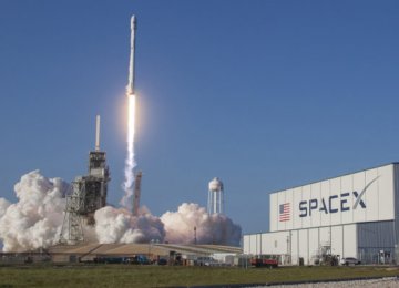 SpaceX Plans to Blow Up Rocket Over Atlantic Ocean Next Week