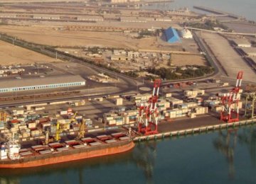 Imam Khomeini Port Registers 12% Rise in Container Shipping