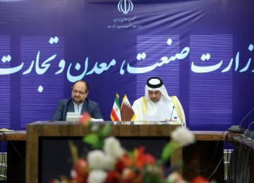 Qatar Economy Minister in Tehran: Doha Seeks to Expand Trade With Iran
