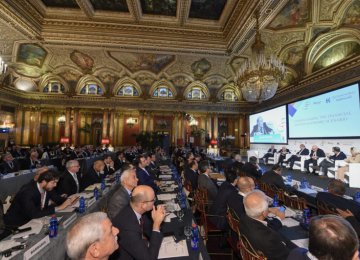 Officials from Iran met with Italian business leaders and government officials in Rome on Nov. 27 to build bridges between the two countries.