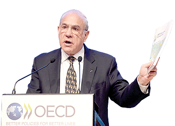 Global Trade May Contract: OECD Chief