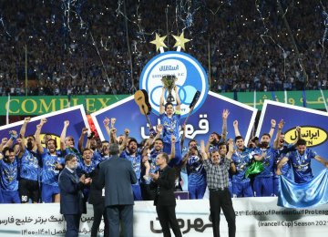 Unbeaten Esteghlal Claims Iran Championship