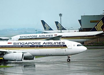 Singapore Airlines Offers Unpaid Leave to Attendants