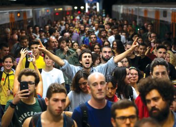 Metro, Roads Disrupted in Catalonia Pro-Independence Protests