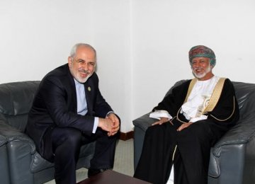 Zarif Confers With Omani FM