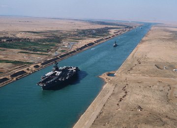 Suez Canal Revenues Rise 12% 