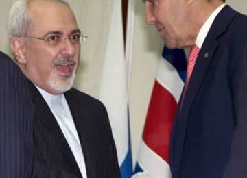 Zarif, Kerry Meet to Speed Up P5+1 Talks