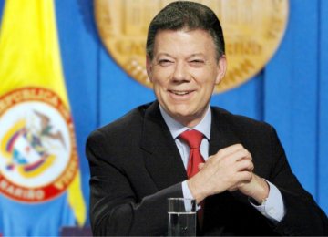 Santos Hails Farc War Victims Reparation Deal