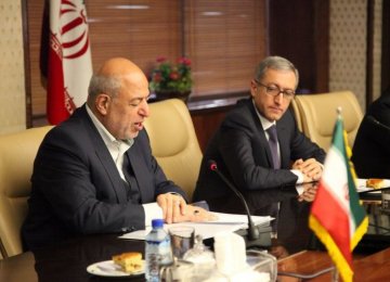  Iran’s Energy Minister Hamid Chitchian (L) and Armenian Minister of Energy Infrastructure and Natural Resources Ashot Manukyan co-chaired the 14th session of Iran-Armenia Economic Commission in Tehran this week.