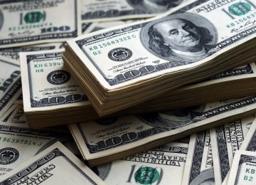 Dollar Rallies to 38,600 Rials