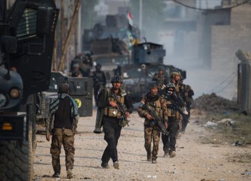 Iraqi Troops Closer to Central Mosul 