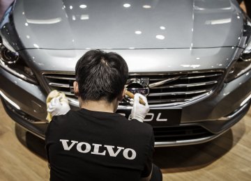 Volvo Plans IPO With Chinese Help