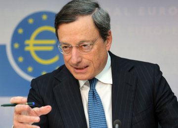 Euro Slides as ECB Tapers QE Purchases