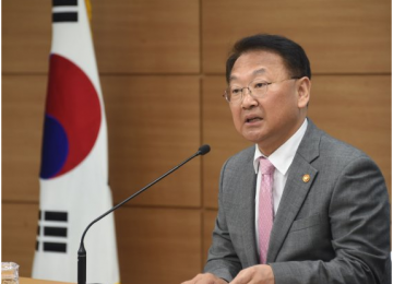 South Korea Minister Vows Stronger Fiscal Intervention